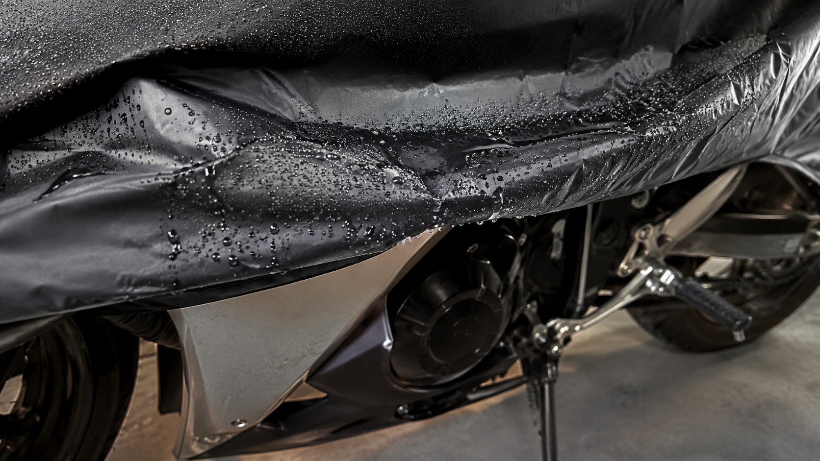 Een motorhoes beschermt niet altijd goed tegen condensvorming
